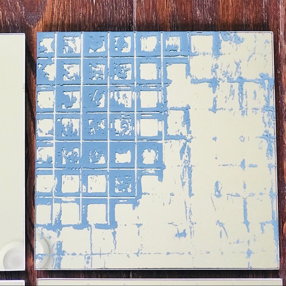 Set Of 4 Umbra Decorative Mirrors - Picture 4 of 8